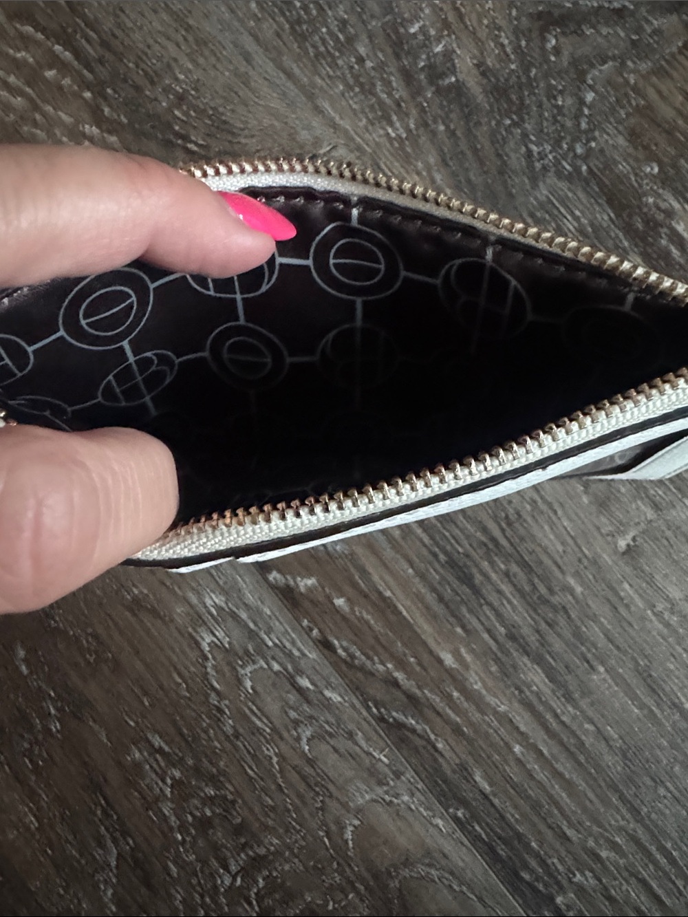 henri bendel White Leather Continental Wallet with Gold Hardware - Picture 5 of 7